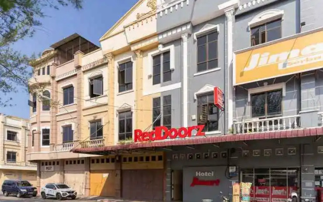 RedDoorz @ Komplek MMTC Deli Serdang