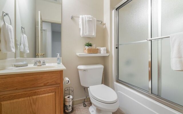 The Gathering Place - Minutes to 61-acre Theme Park