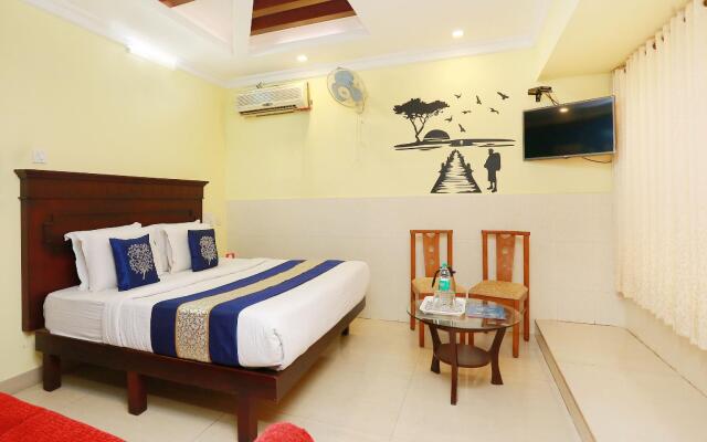 OYO 5643 Hotel Malabar Plaza