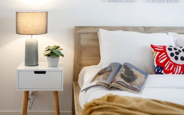 Heart of Highett Apartment by Ready Set Host