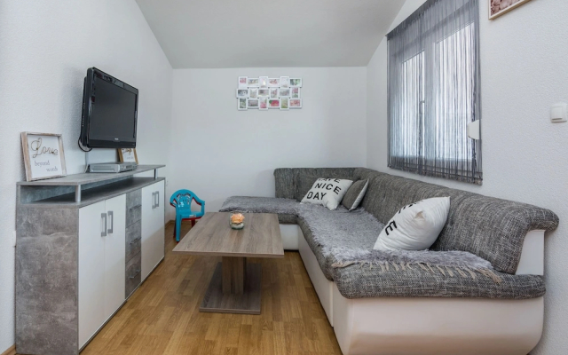 Apartment Wenig