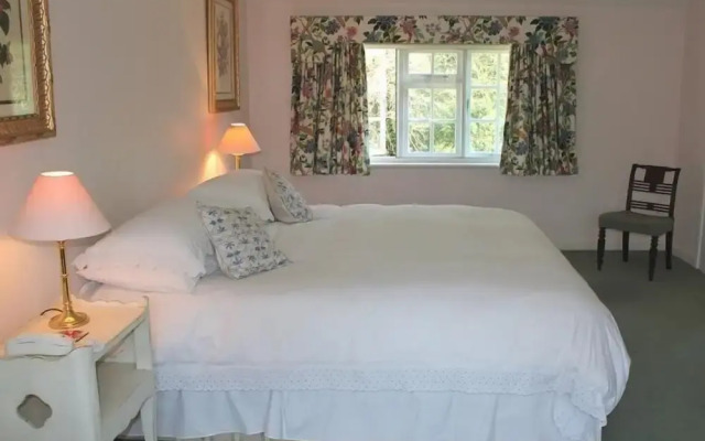 Winterbourne Cottage, Salisbury