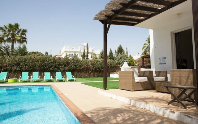 Beautiful 4 Bed Villa in Ayia Napa, Nissi Beach