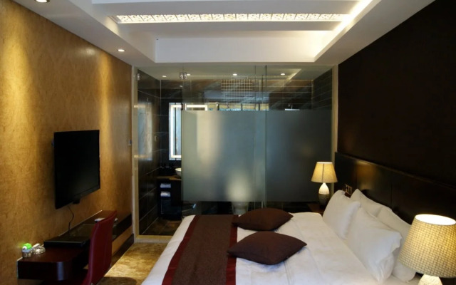 Phoenix Lake Impression Emei Hotel