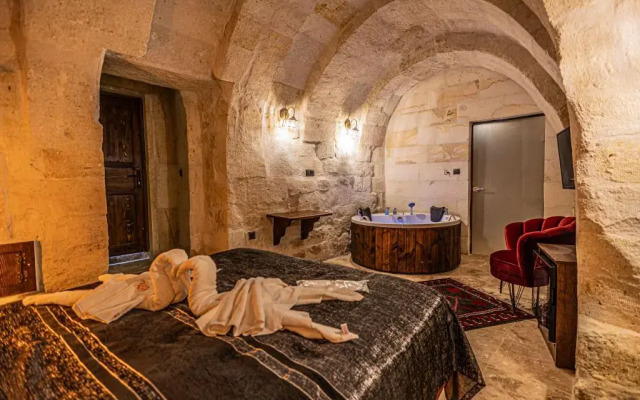 Zumrut Anka Cave Hotel