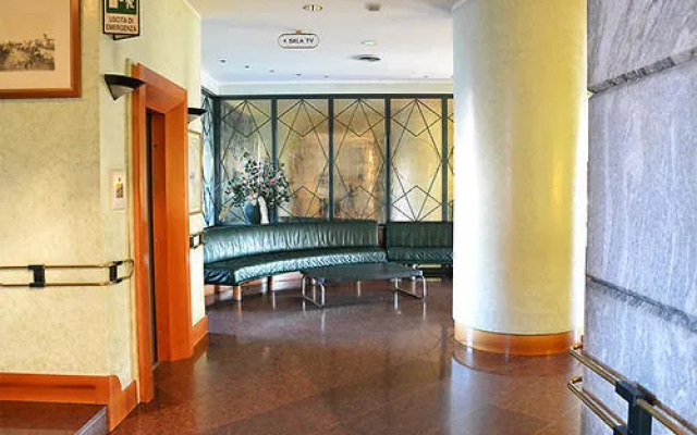 Hotel Cesari