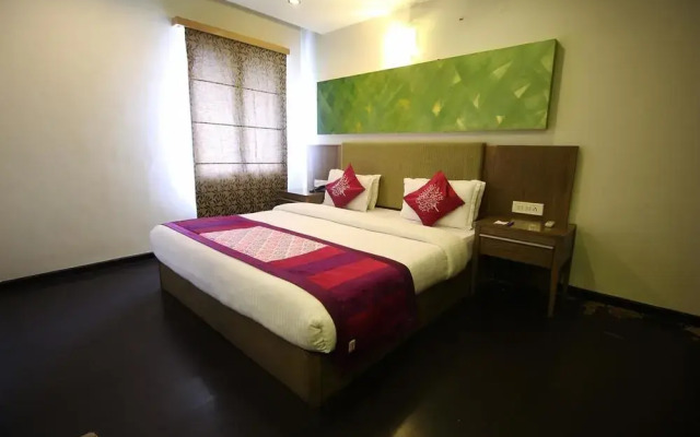 OYO Premium Gujarat College Ellisbridge