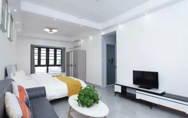 Yueyang Xiqi Hotel (Yueyang East Railway Station)