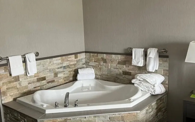 Timber Ridge Inn and Suites