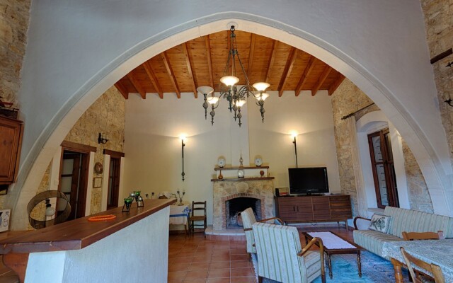 Komi Lofou Traditional House