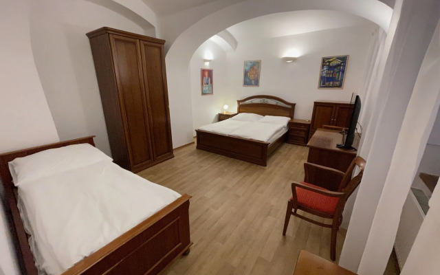 Hostel Little Quarter