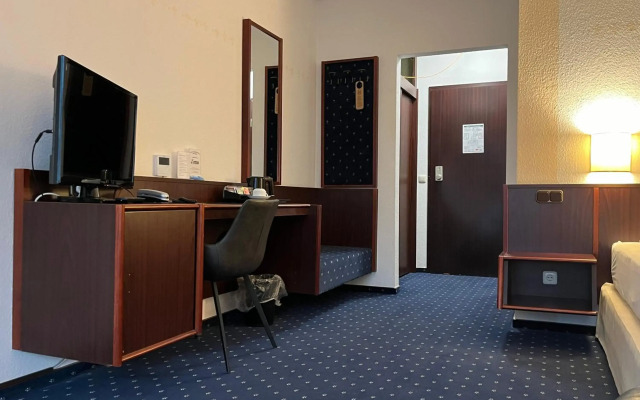 Senator Hotel