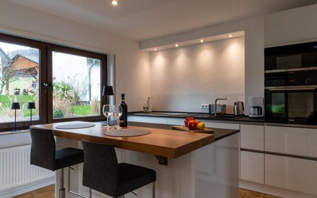 Modernes Split-level Haus Nahe am Hennesee