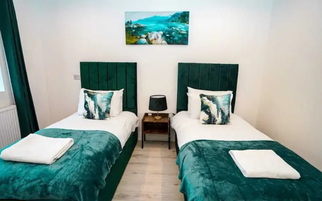 4-Bed 3-Bath Haven Perfect for 8 Guests