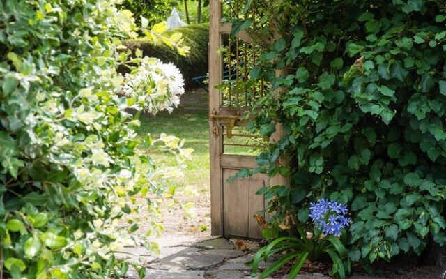 Lawn Cottages