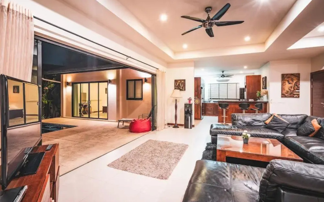 Luxury Villa Onyx Nai Harn Beach