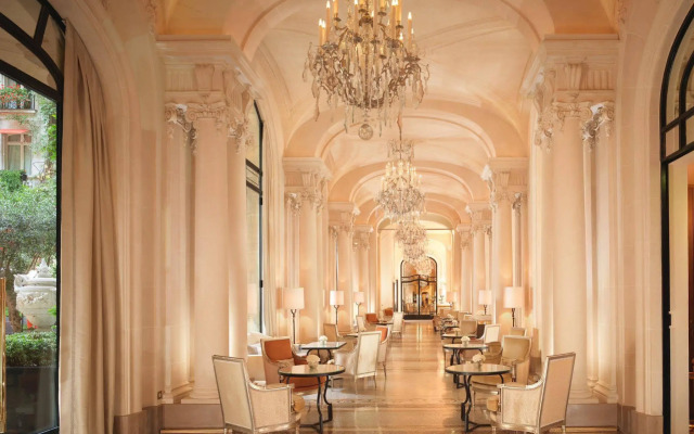 Hotel Plaza Athenee