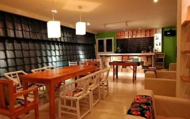 Love Flower Hostel