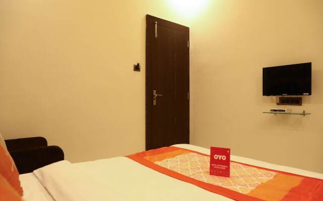 OYO 10781 Parashar Legacy