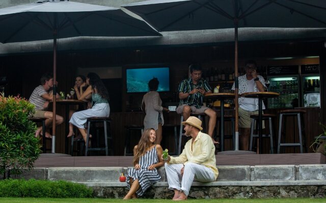 Meridian Adventure Marina Club & Resort