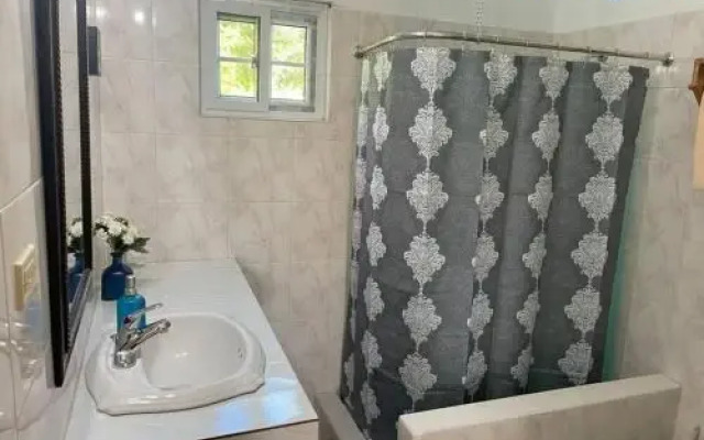 GraceWay Studio Apt with A/C -3mins walk to beach