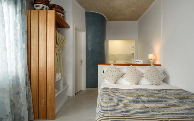 Vallas Apartments & Villas