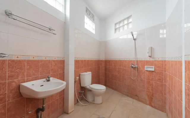 OYO 228 Hotel Lodaya