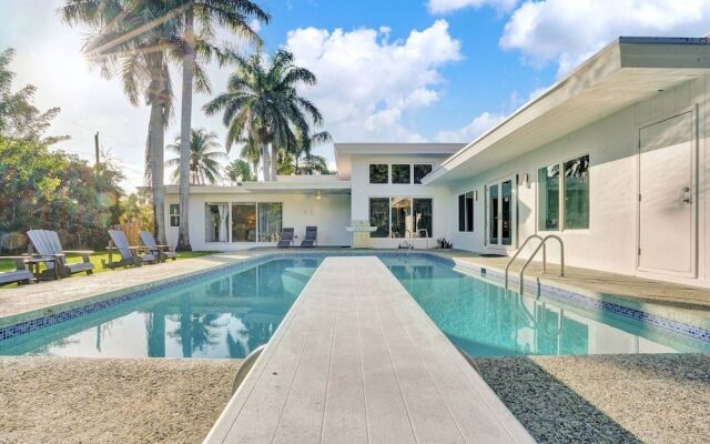 Gorgeous 5BR Home with Heated Pool