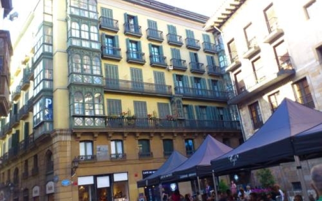 Roquefer Bilbao Central Rooms