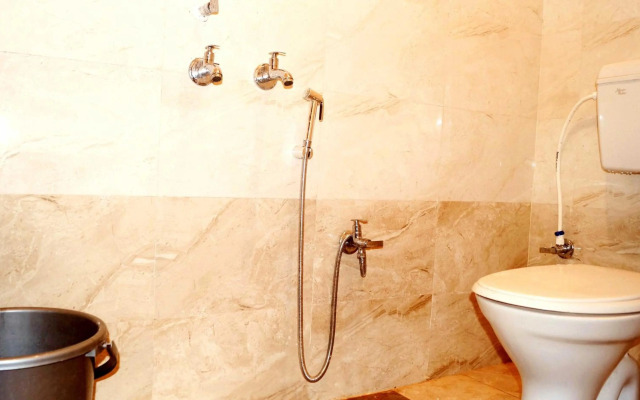 OYO HOME 70169 Mishra Suites