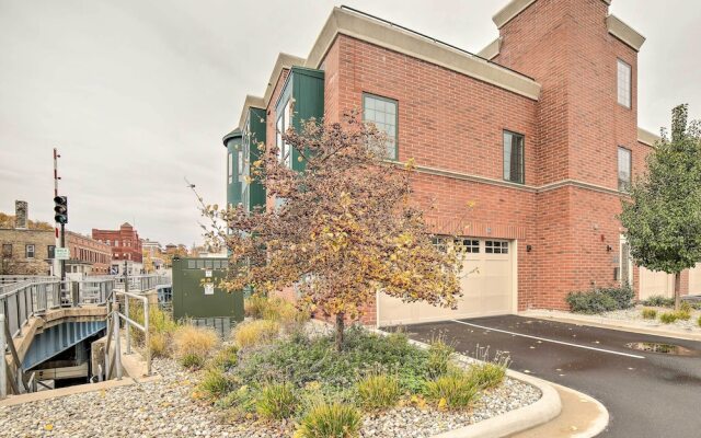 Luxe Manistee Condo w/ Balcony & River Views!