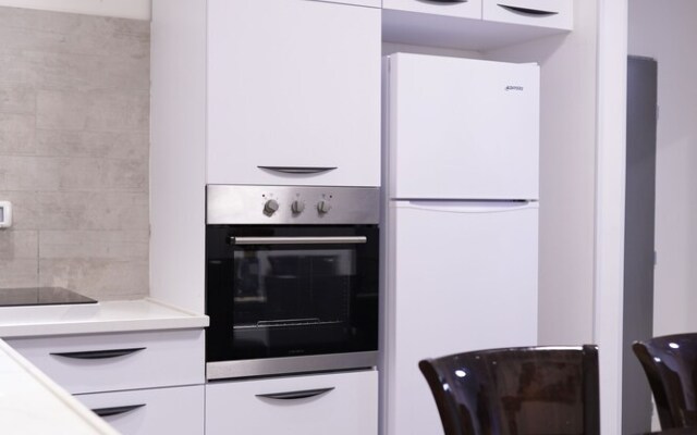 JLM Suites Tower Lincoln  Prime Location