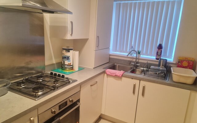 Stunning 3-bed House in Wolverhampton