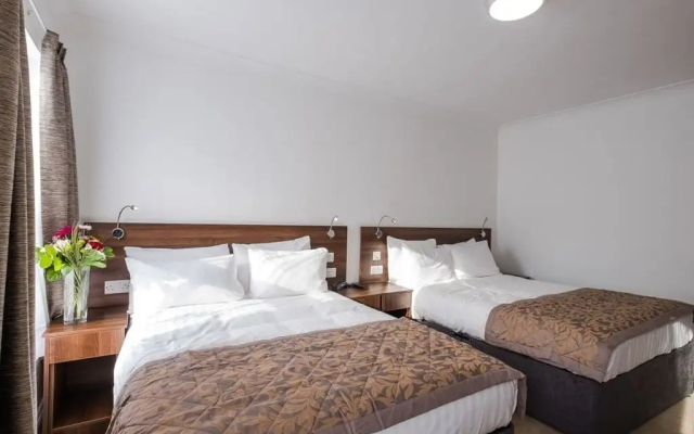 Signature Hotel London