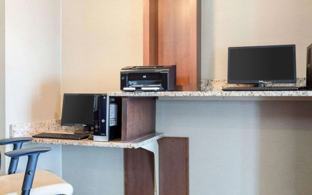 Comfort Inn & Suites Watford City