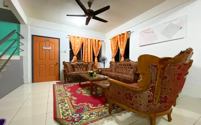 OYO 90198 Aleesya Homestay