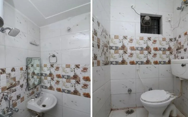 OYO 24723 Hotel Atul Palace