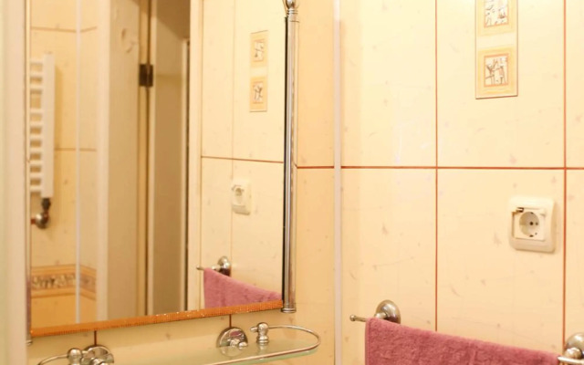 Apartment near St. Elizabeth Church