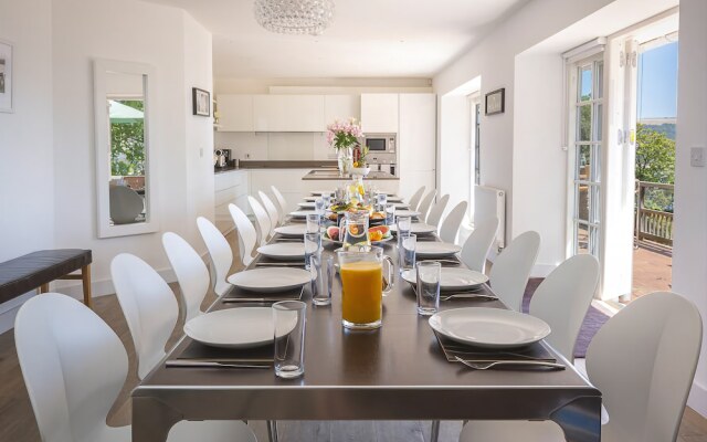 Oversteps House