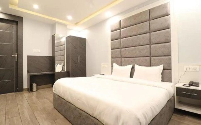 FabHotel Prime AV Royale