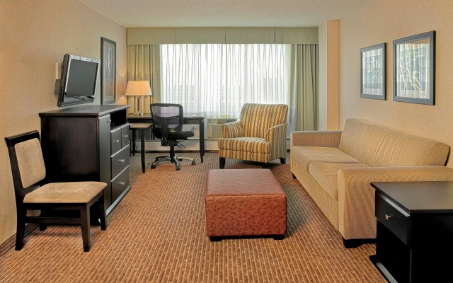 Campus Tower Suite Hotel