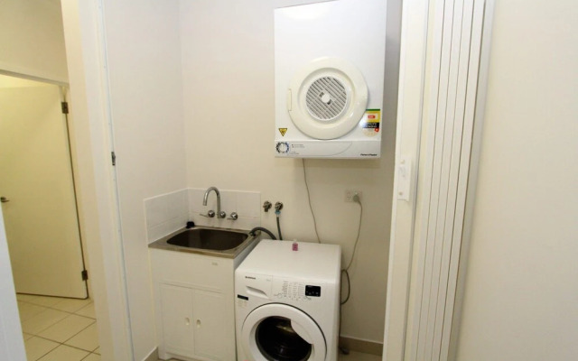 Beachside Apartment 5