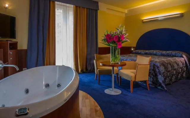 Color Hotel Style, Design & Gourmet