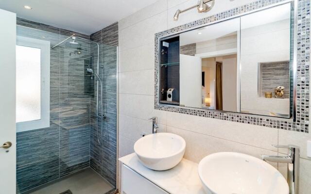 CP1-2 bedroom front line beach Cristo Playa RoomService