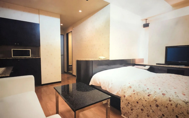Hotel Revoir - Adults Only