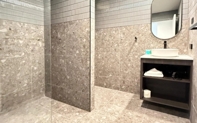 Tiki Hotel Surfers Paradise