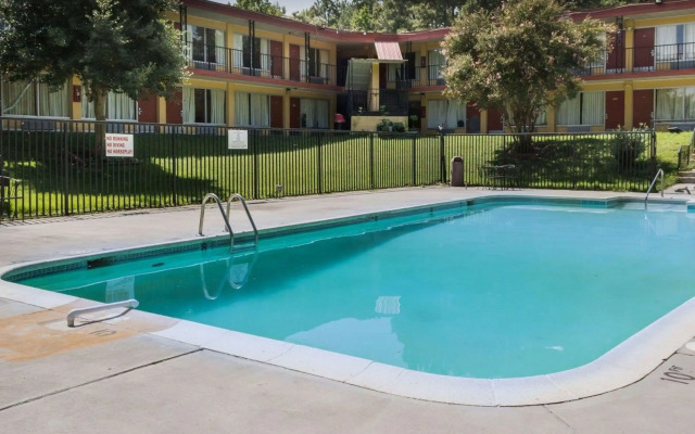 Rodeway Inn Colonial Heights I-95