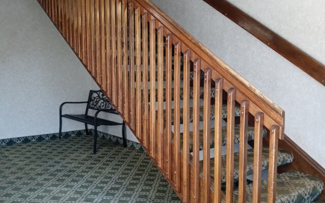 New Martinsville Inn