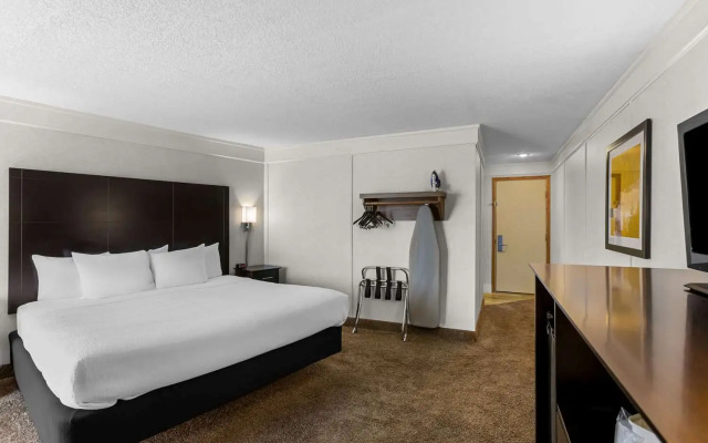 Quality Inn Lakefront