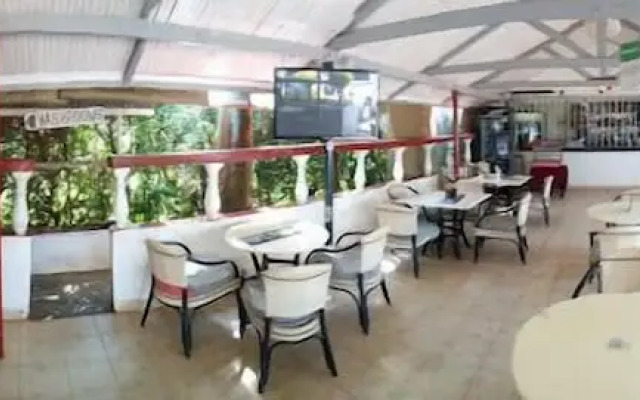 Siaya White Hotel